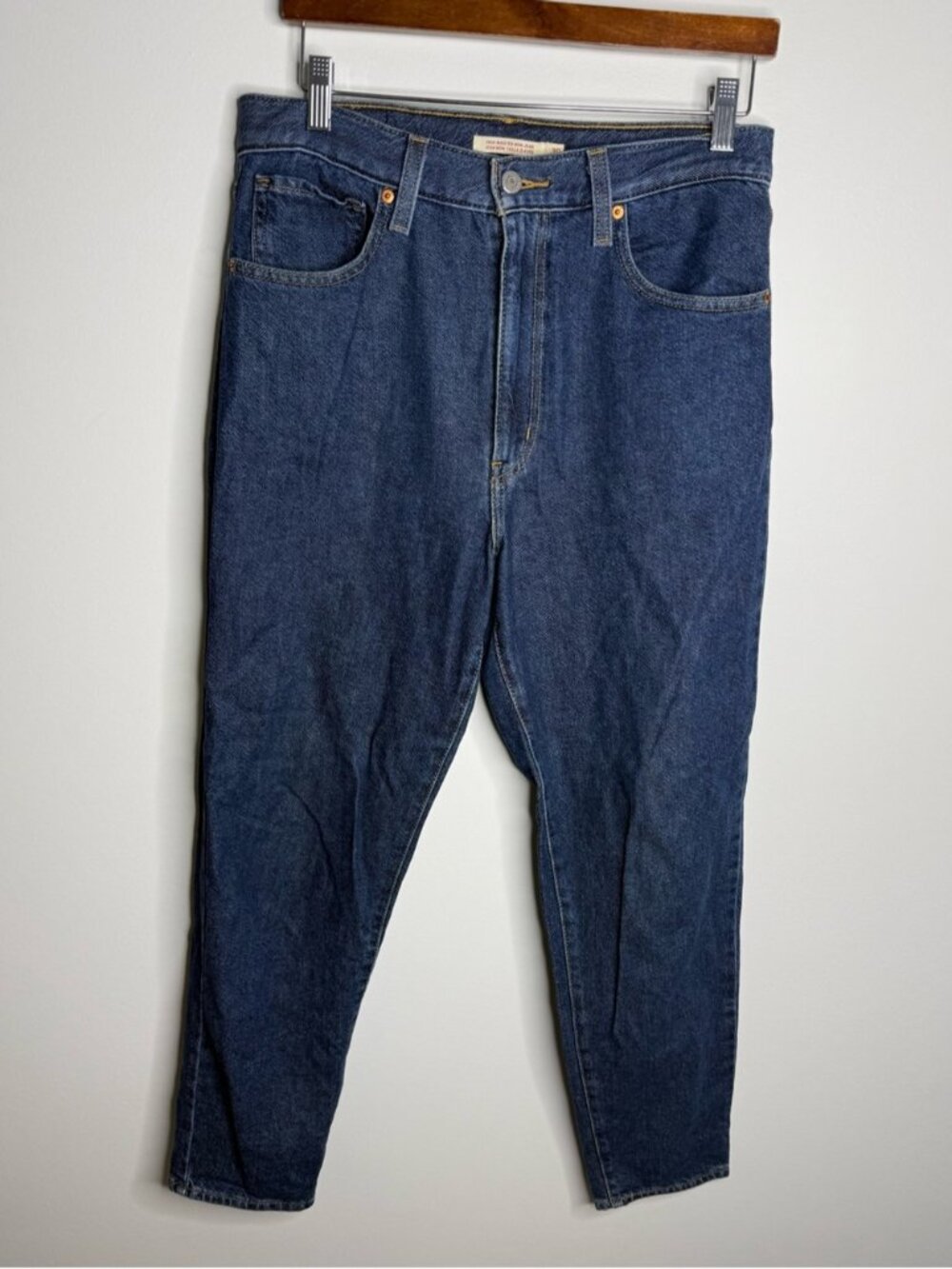 Levis High Waisted Mom Jeans size 30